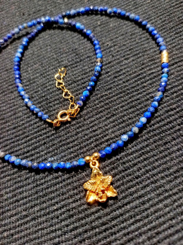Colier vermeil lapis lazuli charm argint placat cu aur floare orhidee minimalist boho chic trendy
