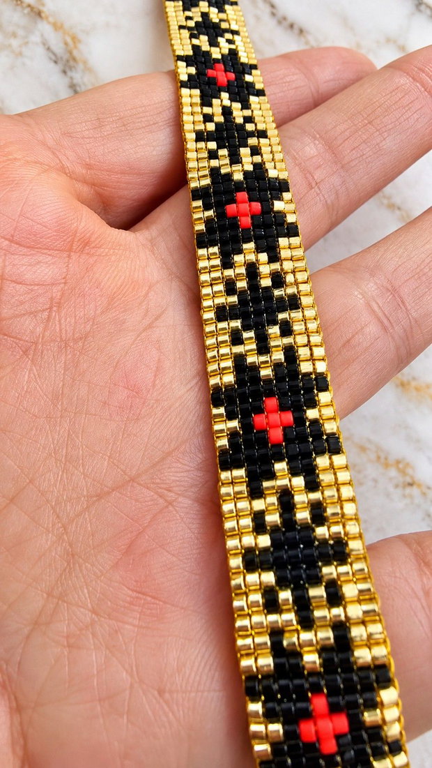 Brățară handmade Miyuki Delica  Eleganță în auriu, negru și roșu