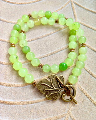 Colier vintage calcedonie verde crud
