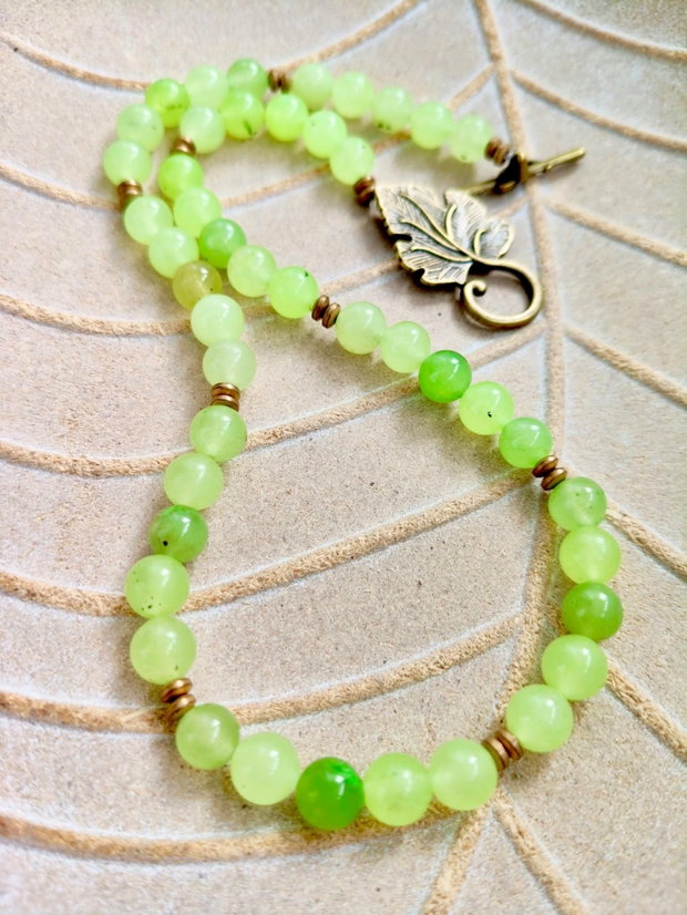 Colier vintage calcedonie verde crud