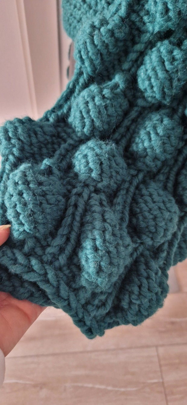 Pulover damă handmade verde, cu mâneci bufante tricotat manual