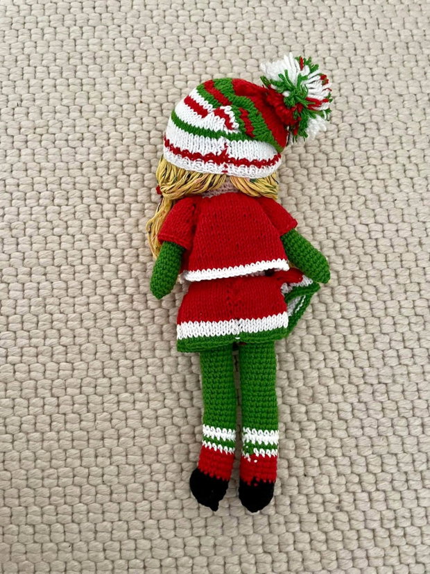 Amigurumi, fetita Craciunita, spiridus de Craciun, jucarie crosetata