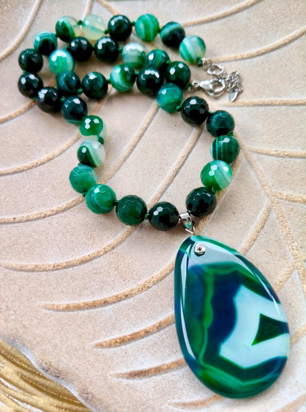 Colier vintage agate verzi