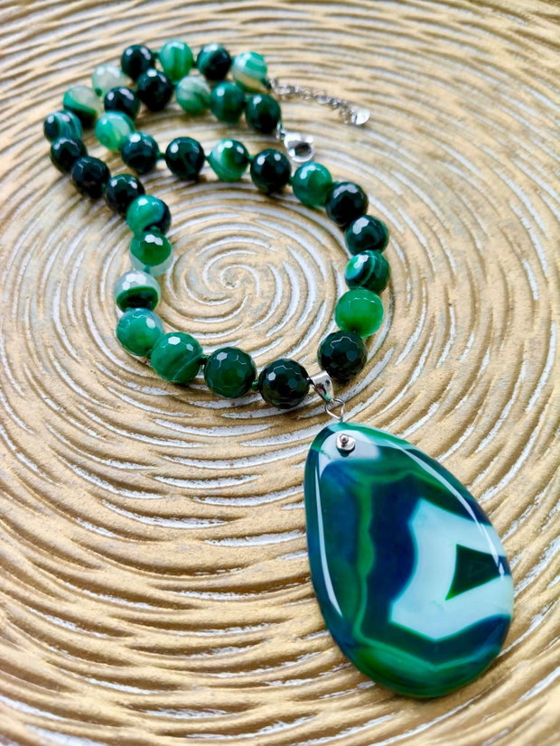 Colier vintage agate verzi