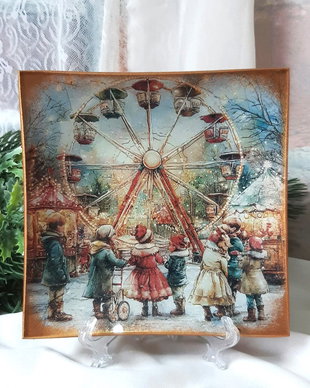 Farfurie din sticlă decorată manual - Poveste de Craciun