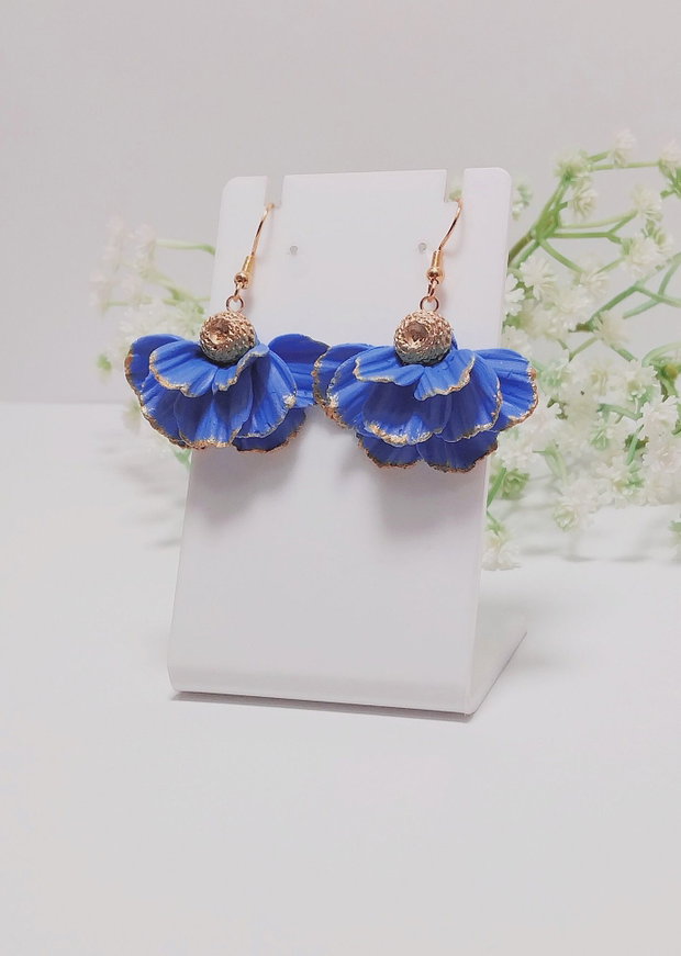 Cercei Ruffled Petals