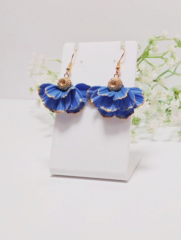 Cercei Ruffled Petals