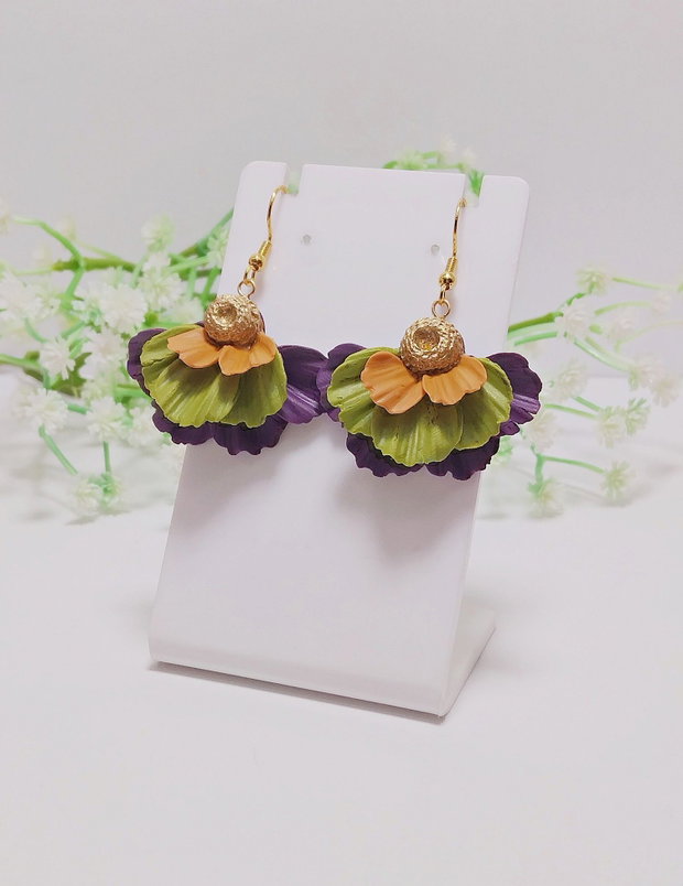 Cercei Ruffled Petals