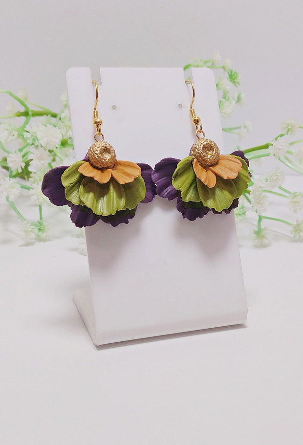 Cercei Ruffled Petals