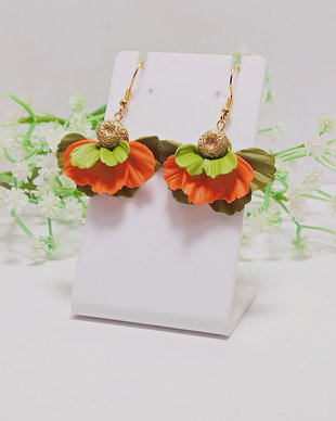 Cercei Ruffled Petals