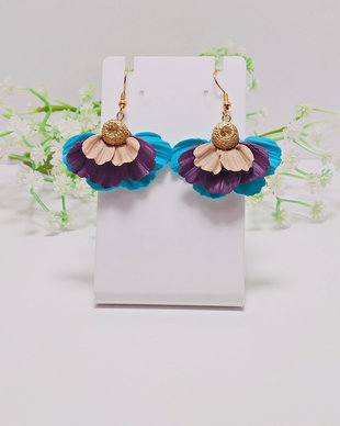 Cercei Ruffled Petals