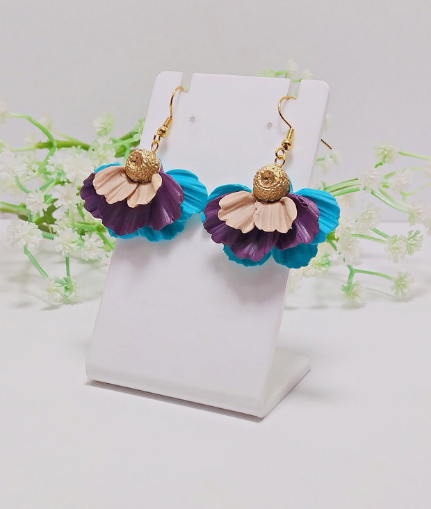 Cercei Ruffled Petals