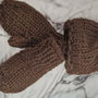 Set:Fes cu moț+mănuși tricotate manual