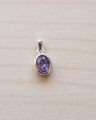 Pandantiv argint 925 cu piatră violet