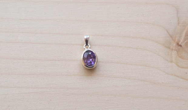 Pandantiv argint 925 cu piatră violet