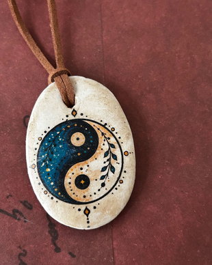 Pandantiv handmade din lut  yin yang