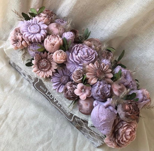 Aranjament floral parfumat din ceară de soia, varianta mare