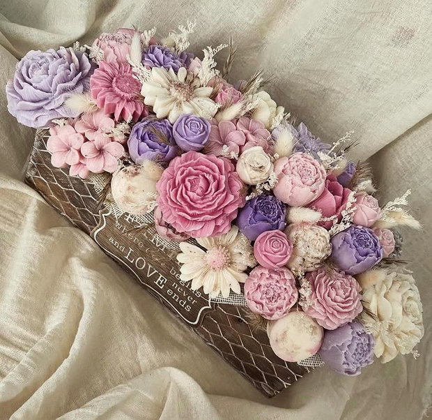 Aranjament floral parfumat din ceară de soia, varianta mare