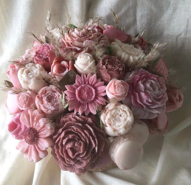 Aranjament floral parfumat din ceară de soia, varianta mare