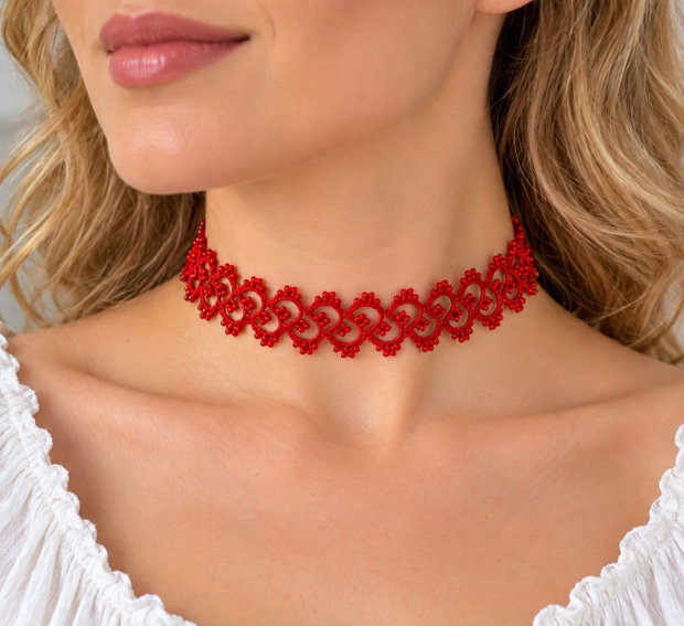 Choker roșu handmade din dantelă frivolite, mătase și mărgele Preciosa Ornela Eleganță și rafinament