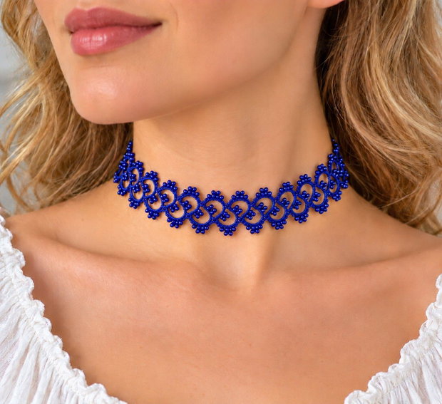 Choker handmade din dantelă frivolite, mătase și mărgele Preciosa Ornela albastru regal