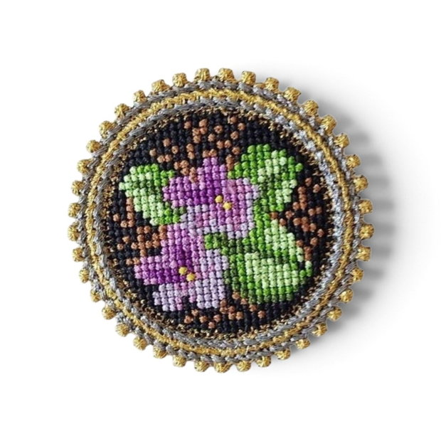 Brosa Vintage cu Flori
