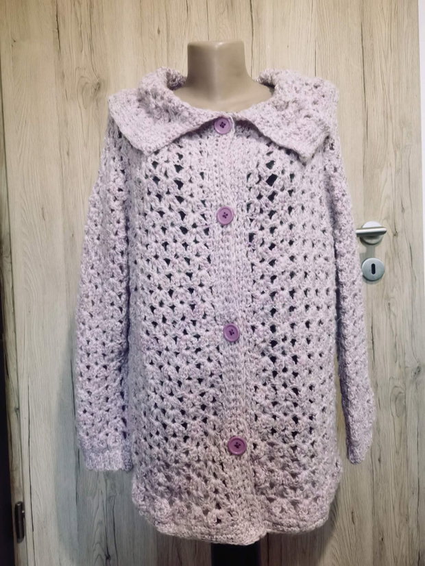 Cardigan croșetat manual eleganță și rafinament