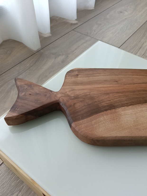 Platou servire handmade, tocator lemn nuc