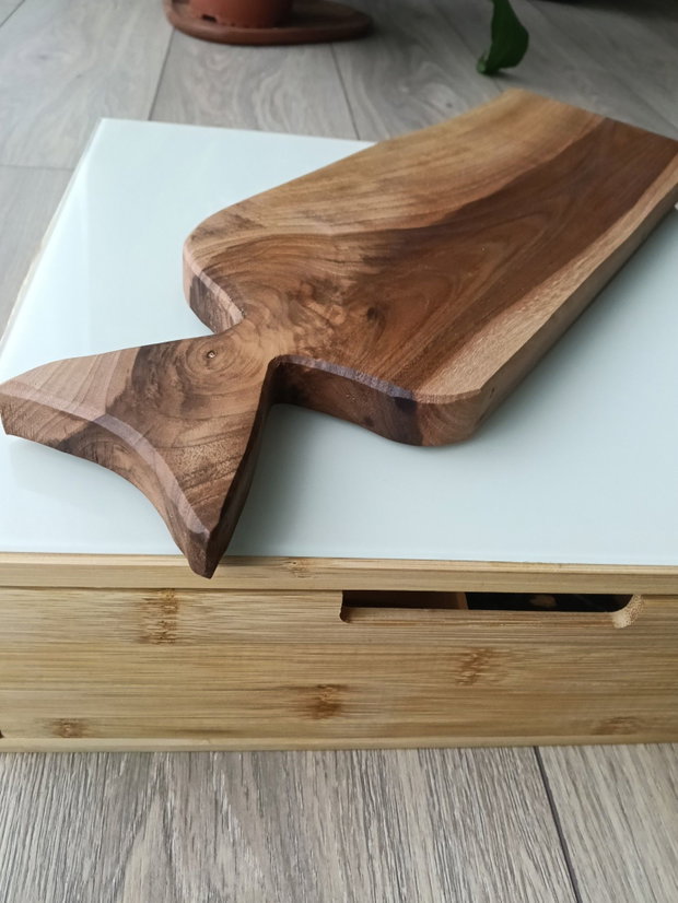 Platou servire handmade, tocator lemn nuc