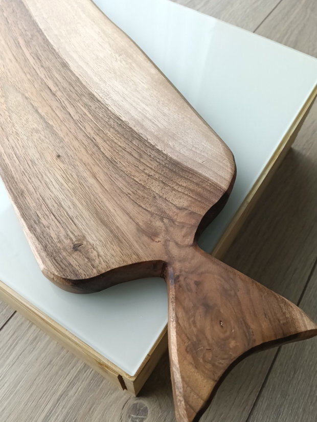 Platou servire handmade, tocator lemn nuc