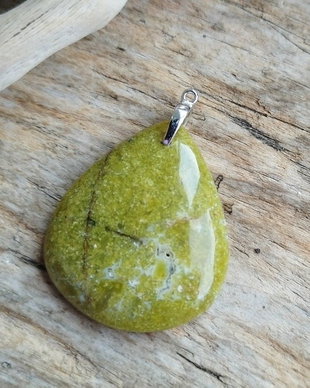 Pandantiv opal verde, argint rodiat