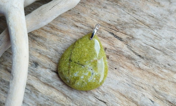 Pandantiv opal verde, argint rodiat