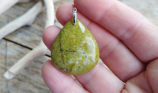 Pandantiv opal verde, argint rodiat