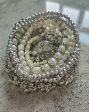 Set de bratari handmade "Silver Moon-eleganta in nuanta de perla"