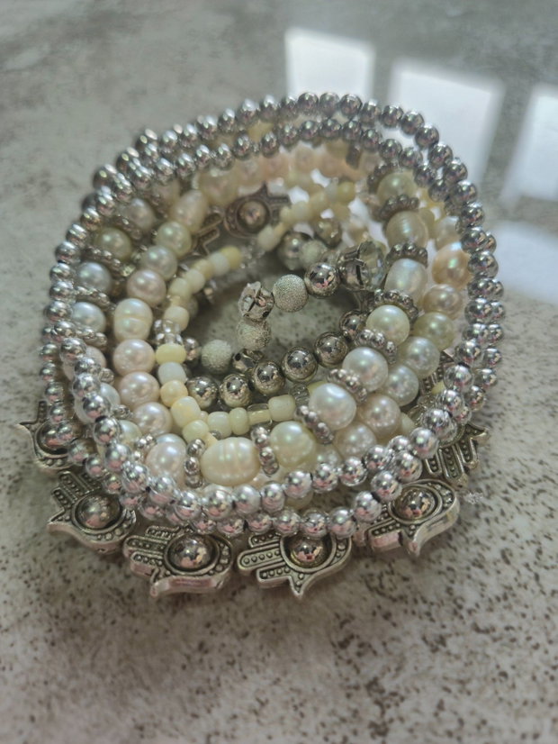 Set de bratari handmade "Silver Moon-eleganta in nuanta de perla"