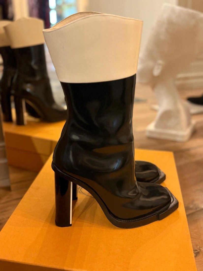 Cizme mid-calf