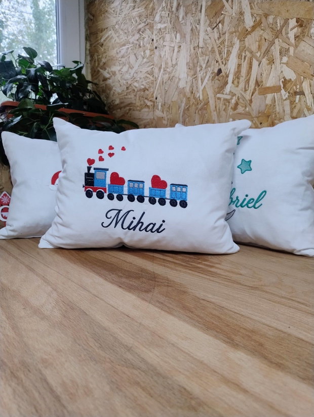Pernă decorativă pentru copii cu trenuleț și nume personalizat AYA Home