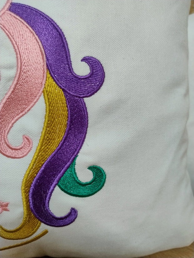 Pernă decorativă cu unicorn și nume personalizat Sofia | AYA Home