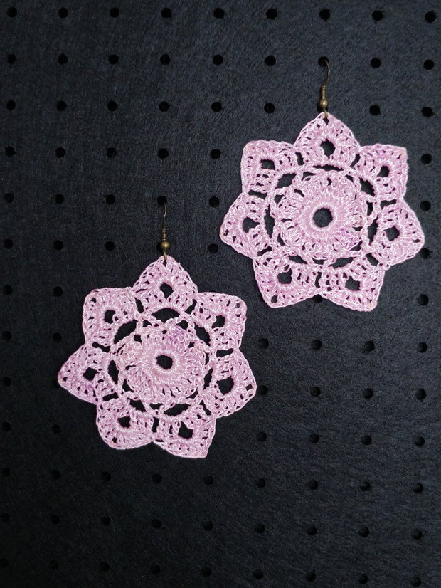 Cercei handmade croșetați roz