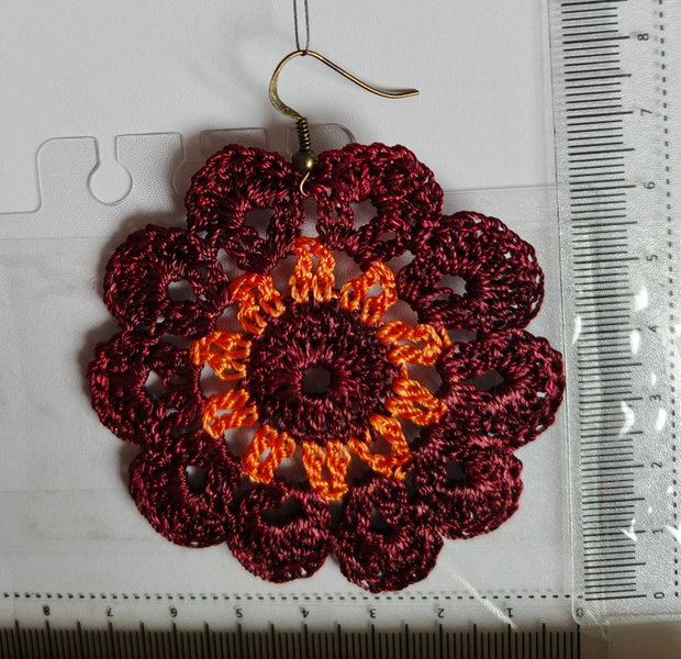Cercei handmade croșetați - vişiniu elegant cu portocaliu