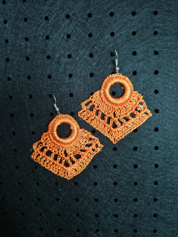 Cercei handmade croșetați - portocaliu intens
