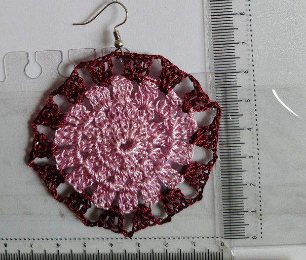 Cercei handmade croșetați - vişiniu elegant cu roz pudrat