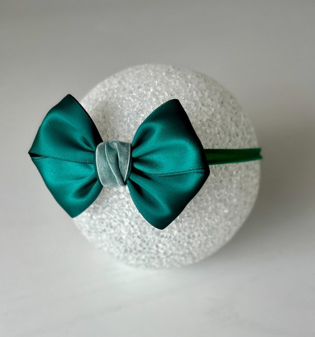 Bentiță elastică handmade pentru fetite cu fundă din satin