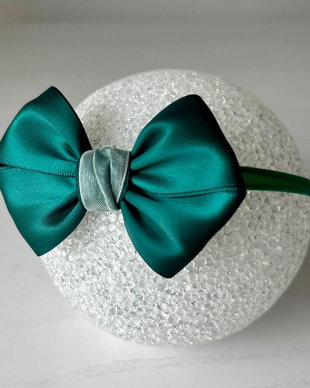 Bentiță elastică handmade pentru fetite cu fundă din satin