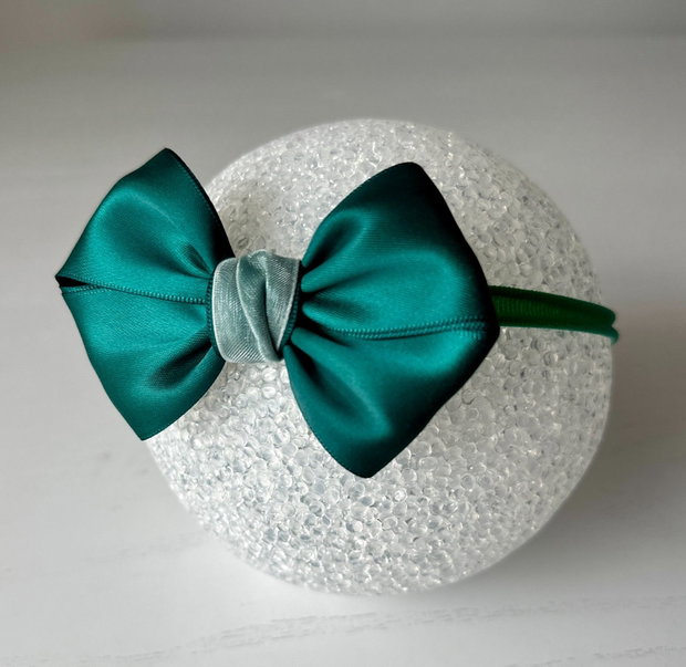 Bentiță elastică handmade pentru fetite cu fundă din satin