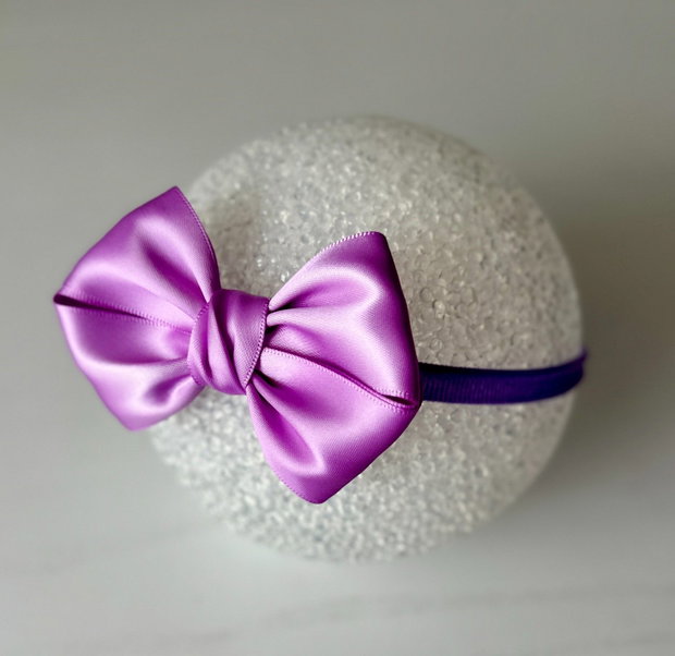 Bentiță elastică handmade pentru fetite cu fundă din satin