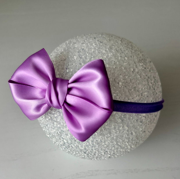 Bentiță elastică handmade pentru fetite cu fundă din satin