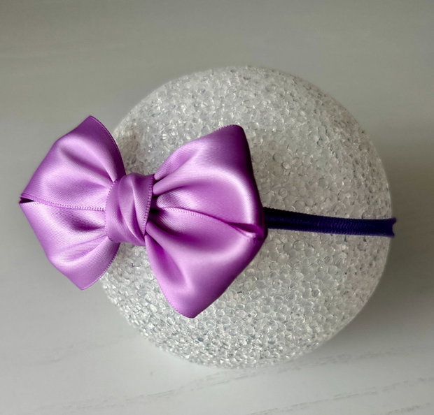 Bentiță elastică handmade pentru fetite cu fundă din satin