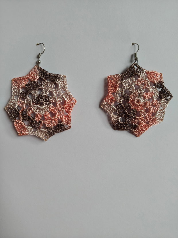 Cercei handmade croșetați - degrade roz pudrat maro și crem