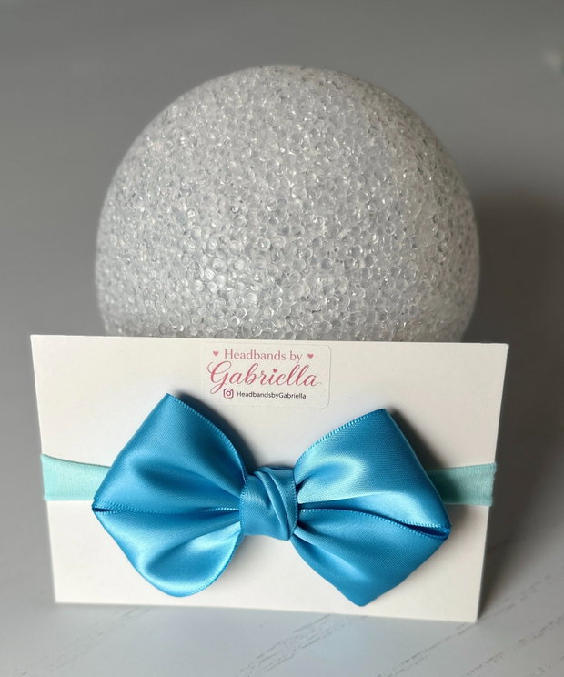 Bentiță elastică handmade pentru fetite cu fundă din satin